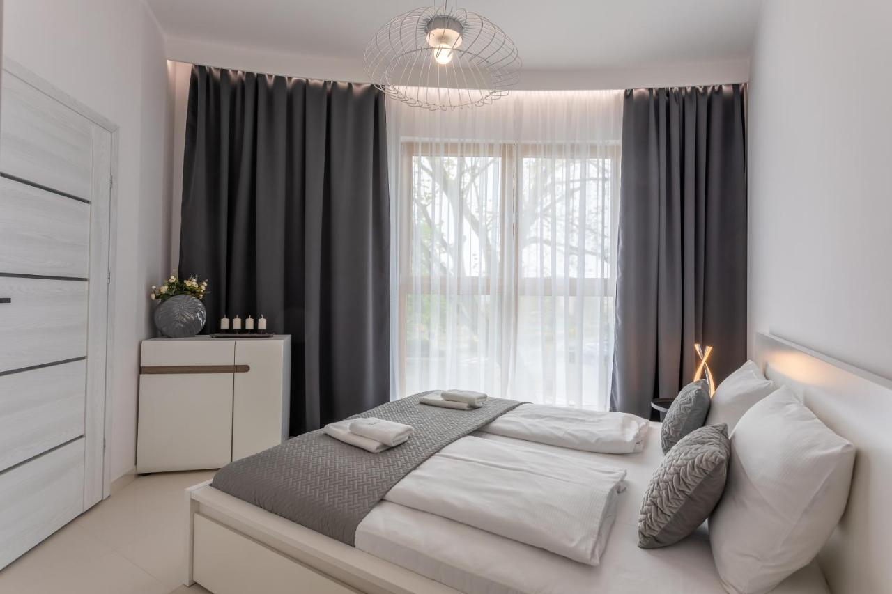 Ambria Platan Tower Apartment